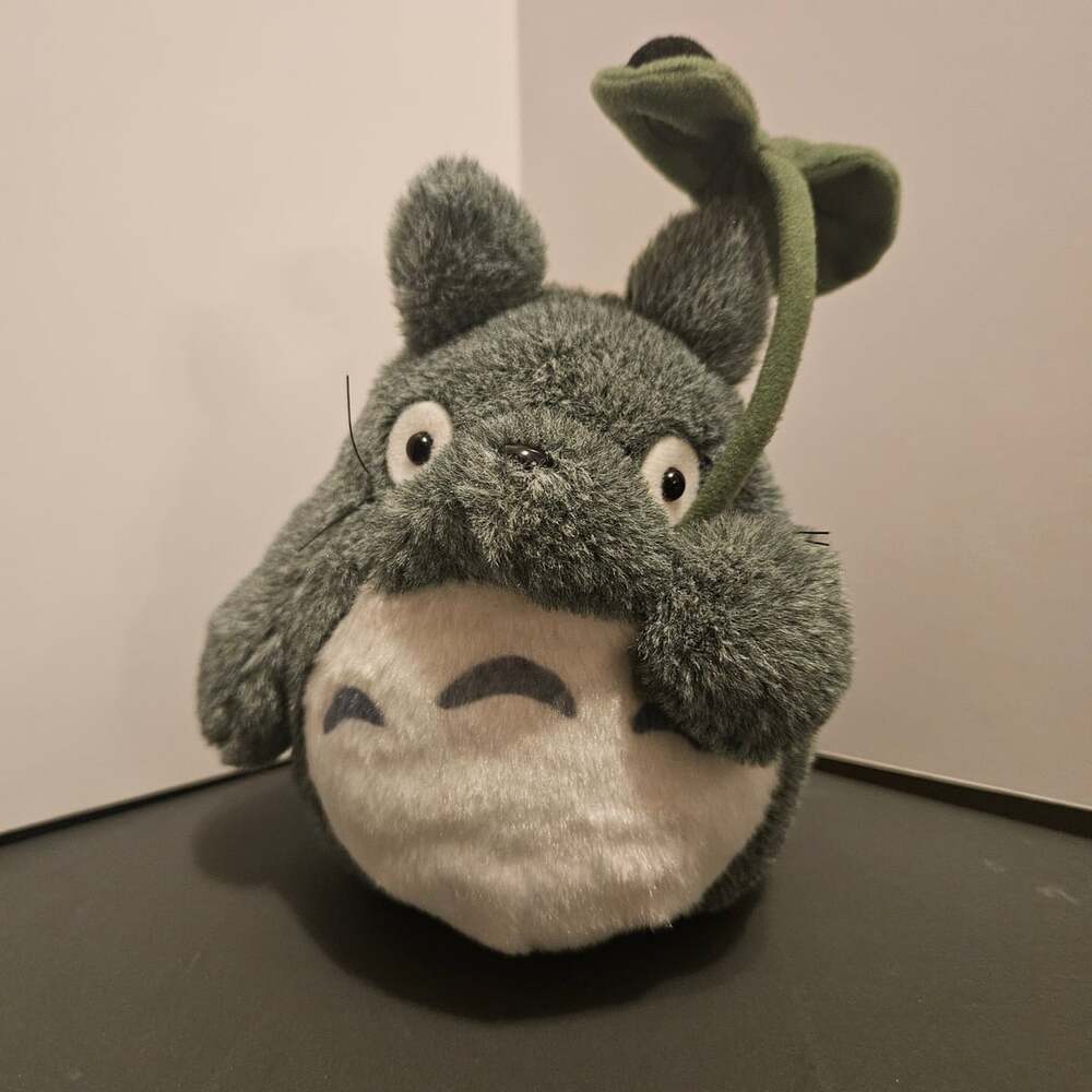 Studio Ghibli My Neighbor Totoro Fluffy Beanbag Otedama Plush with Leaf 5"